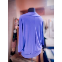 Fioletowa bluzka z rękawem 3/4 kimono - lejący drapowany dekolt